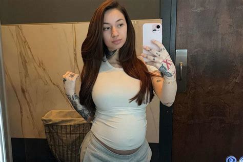 Bhad Bhabie X Rated Nude Topless Handbra Onlyfans Video。